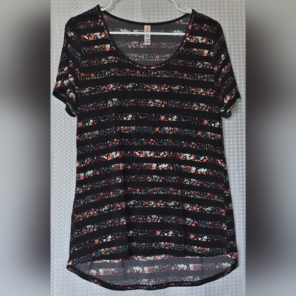 LuLaRoe Classic Tee Medium Black Floral Stripe Casual Top - Picture 7 of 9